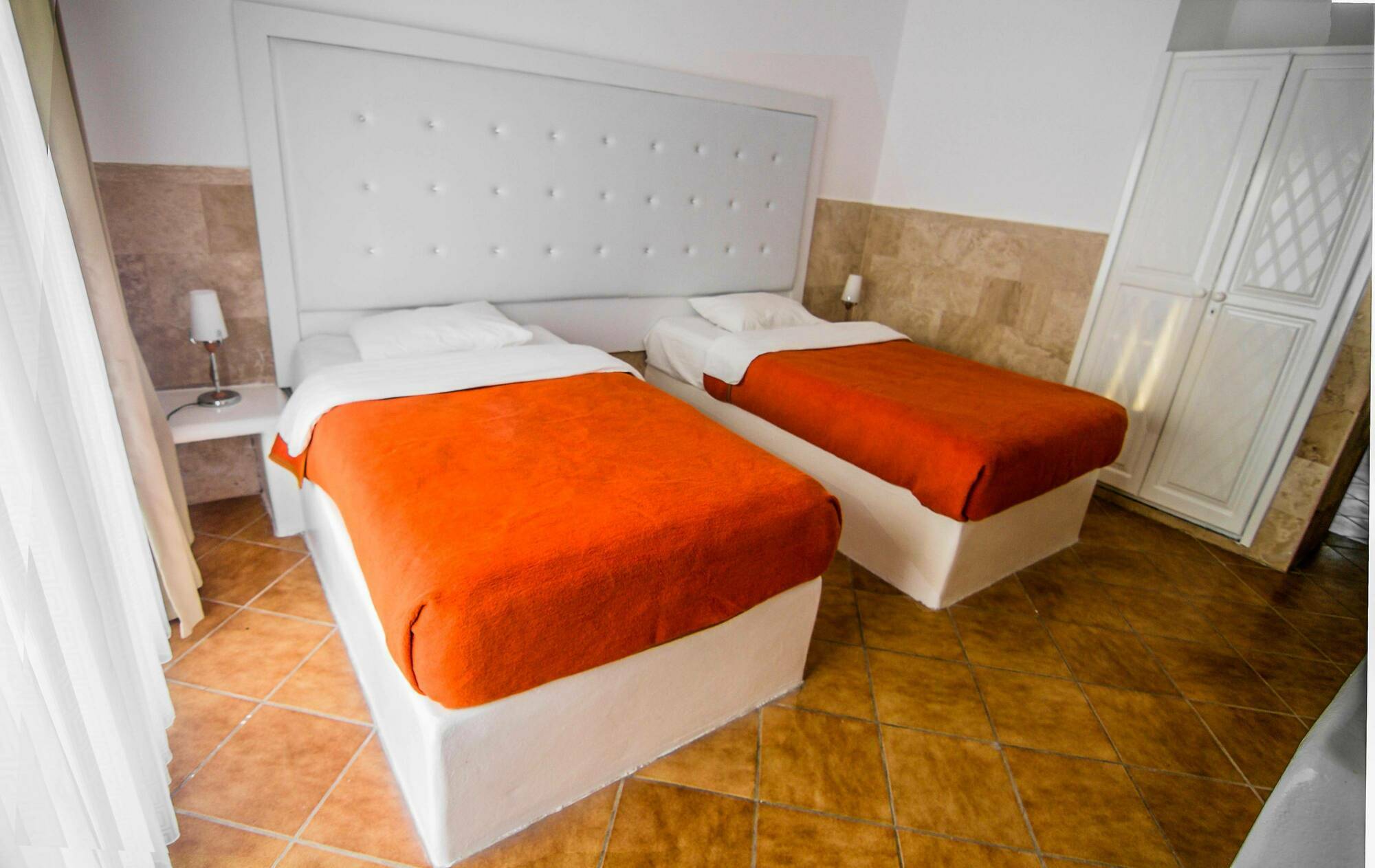 Hôtel The Pine Bay Club à Kyrenia  Extérieur photo